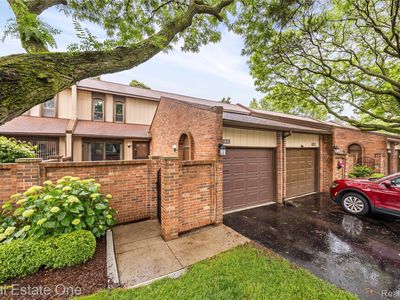 1121 Kirts Blvd UNIT C, Troy, MI, 48084