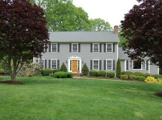 28 Topaz Ln, Trumbull, CT 06611