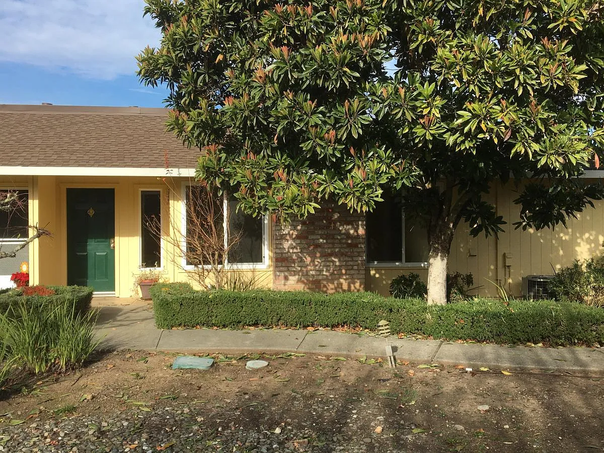 7419 Oakmont Dr photo 1