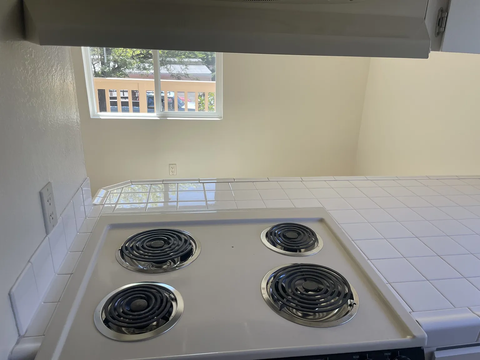 2 bed, 900 sqft, $2,200 — Photo 4