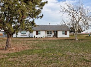 723 Apache Rd NE, Piedmont, OK 73078