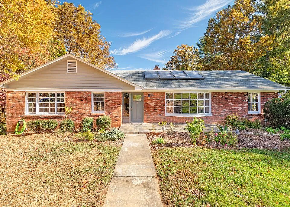 22 Greenleaf Cir