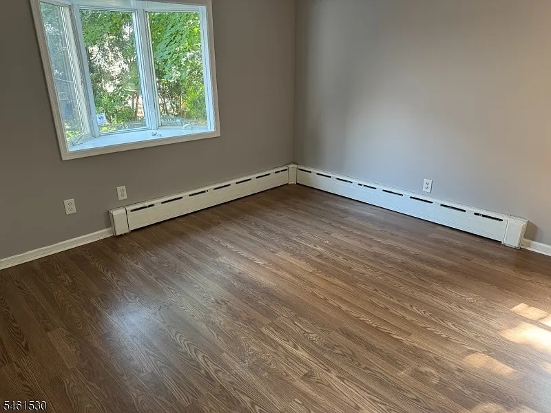 3 bed, 1.5 bath, $3,300 — Photo 4
