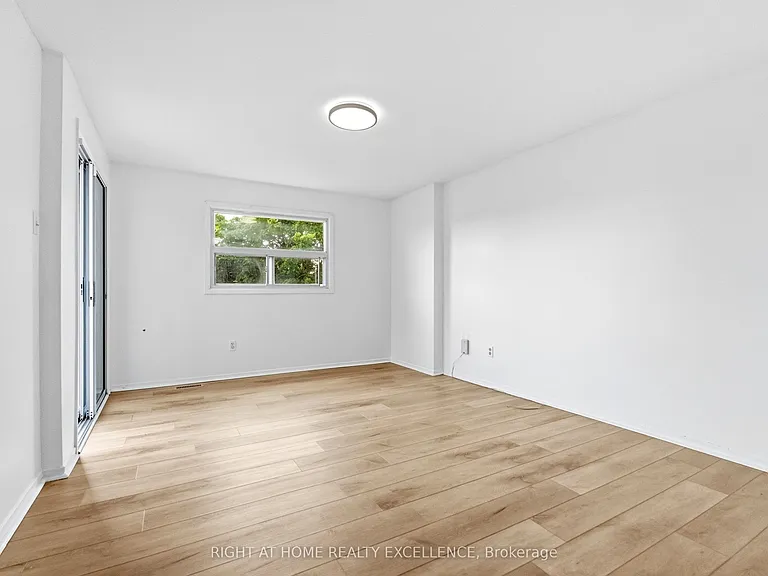 10 Banting Cres #UPPER — Photo 30