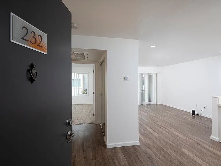 Mission Pacific Apartments — Photo 64