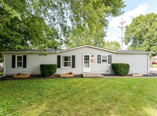 310 E Log St, Carthage, IN 46115