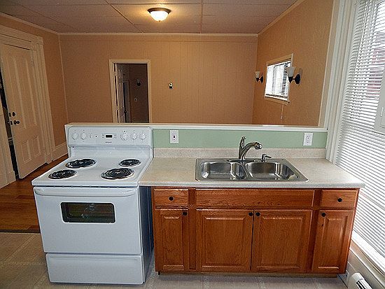 1st image of 246 Essex St APT 1