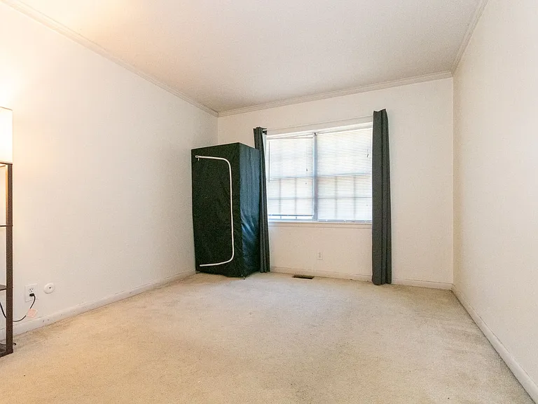 215 Lake Shore Rd — Photo 8