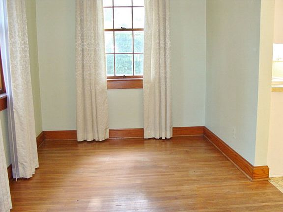 4th image of 1711 Lewis Ln