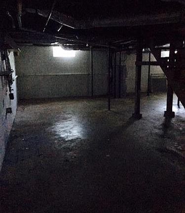 3rd image of 915 Locust St