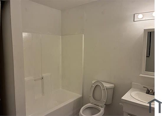 5th image of 1513 E Frierson Ave