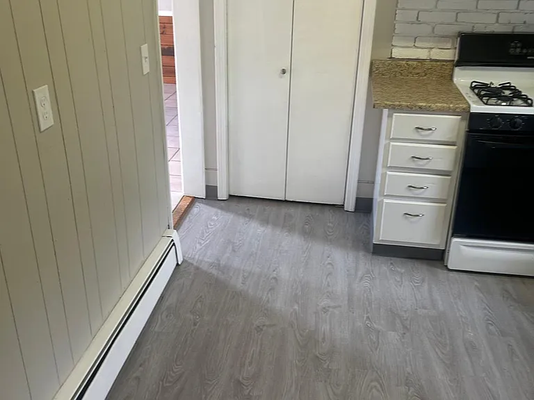 41 Becker Ave — Photo 5