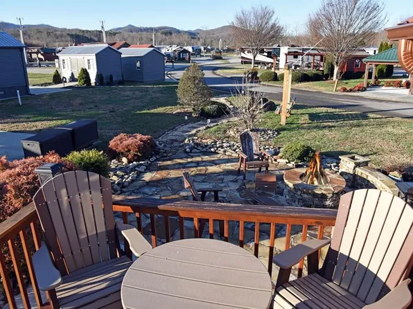 52 Foggy Mountain Rd, Blairsville, GA 30512
