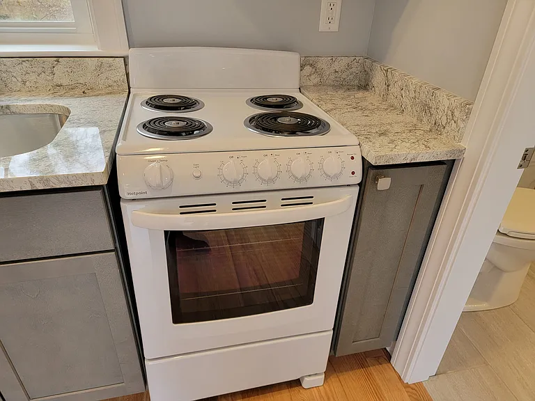 182 Sea St #4 — Photo 6