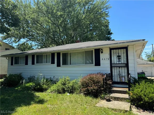 6676 Tupelo Dr, Bedford Heights, OH 44146