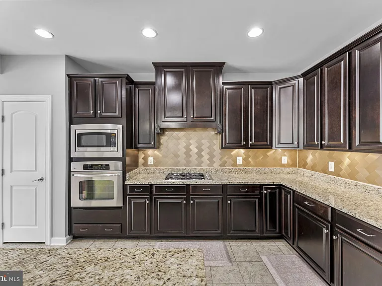 21268 Park Grove Ter — Photo 25
