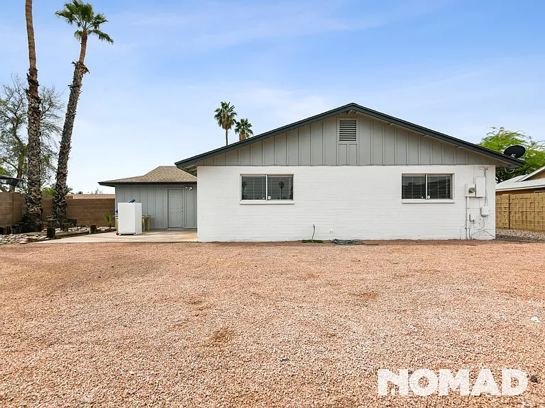 2312 W Catalina Ave — Photo 25