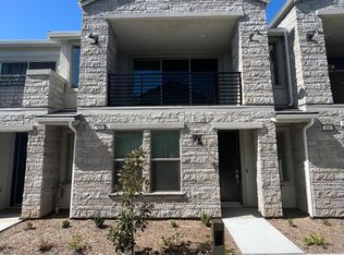 424 W Balsam Ln, Clovis, CA 93611