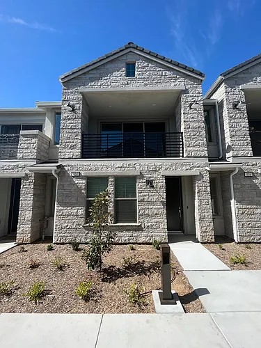 424 W Balsam Ln Photo 1