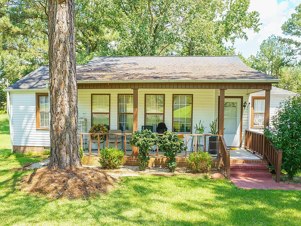 1929 John Everall Rd
