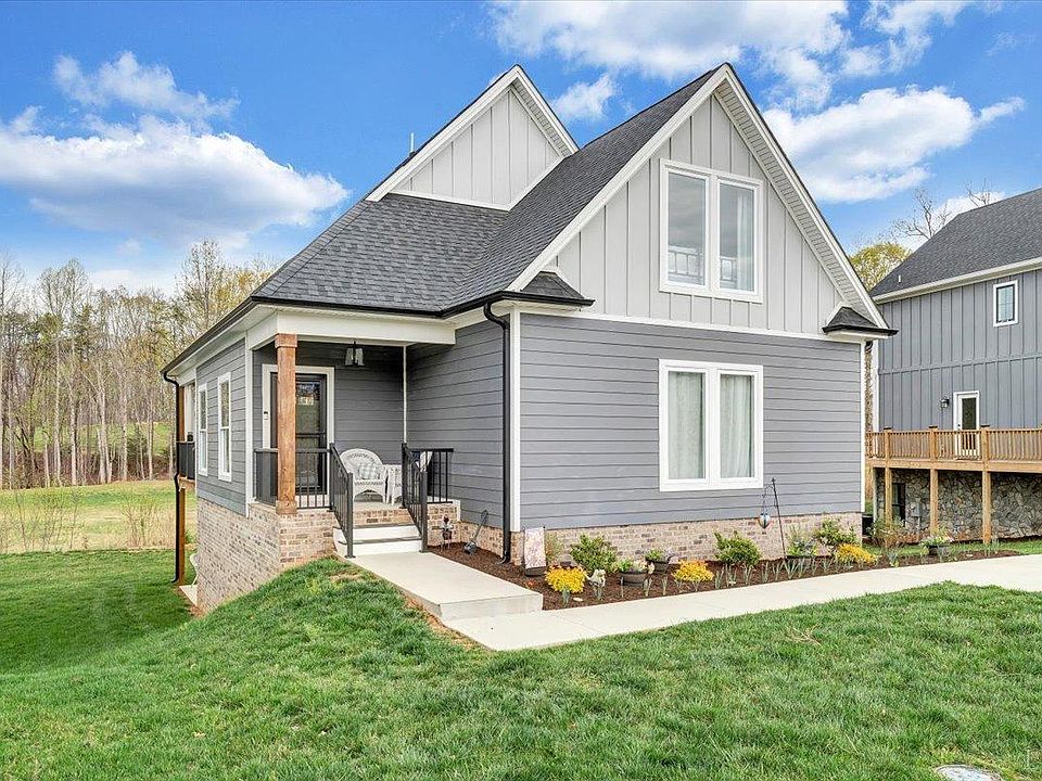 1st image of 111 Retreat Ln
