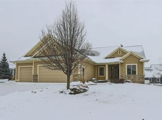 4735 Luxley Dr, Waterloo, IA 50701
