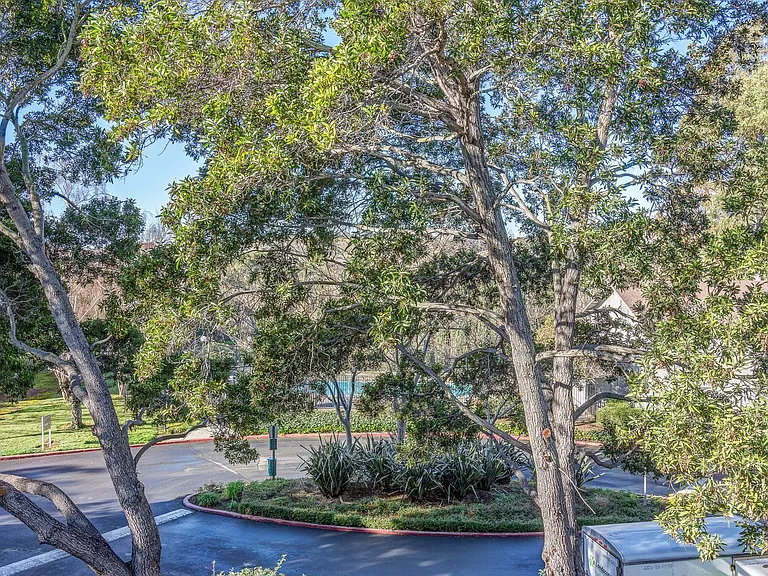 900 Cambridge Dr #138 — Photo 23