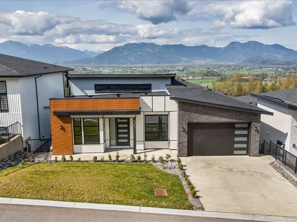 8181 Harvest Pl, Chilliwack, BC V4Z 0E4