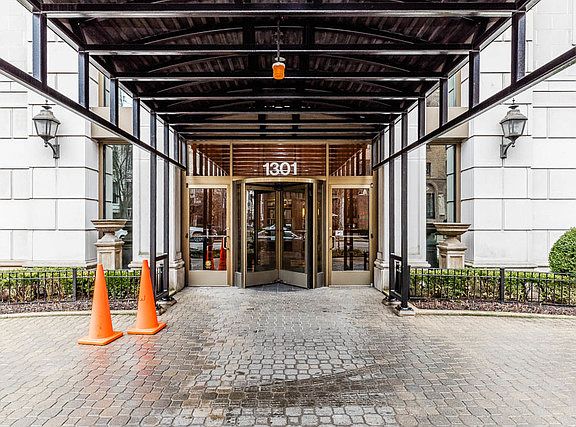 2nd image of 1301 N Dearborn St APT 601