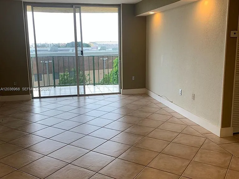 9310 Fontainebleau Blvd #515 — Photo 7