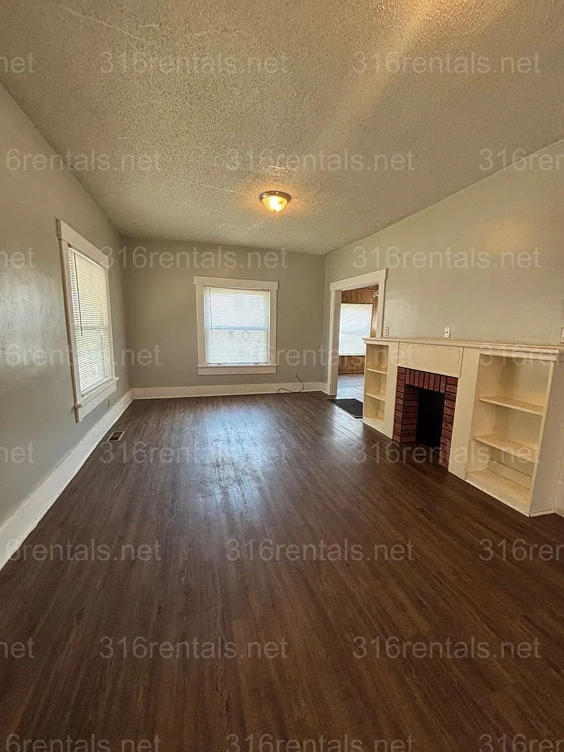 **Coming Soon** $1,050/mo - 511 W Locust - 3 Bedroom / 1 Bathroom — Photo 4
