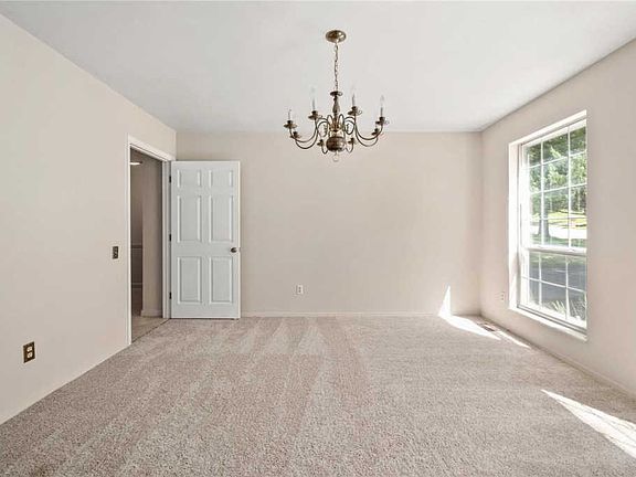 5th image of 1515 Woodroyal West Dr