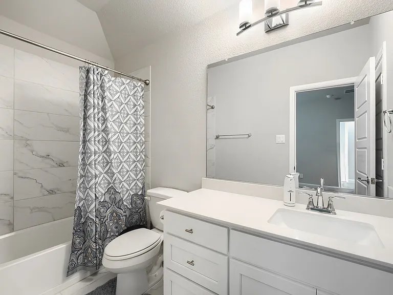 929 Newcastle Dr — Photo 32