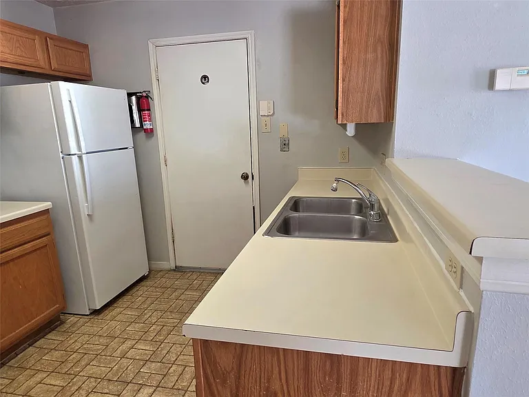 67 E Park West Dr — Photo 10