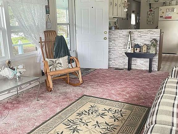 2nd image of 621 Barefoot Ln