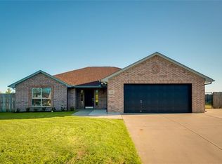1500 Inlet Dr, Azle, TX 76020