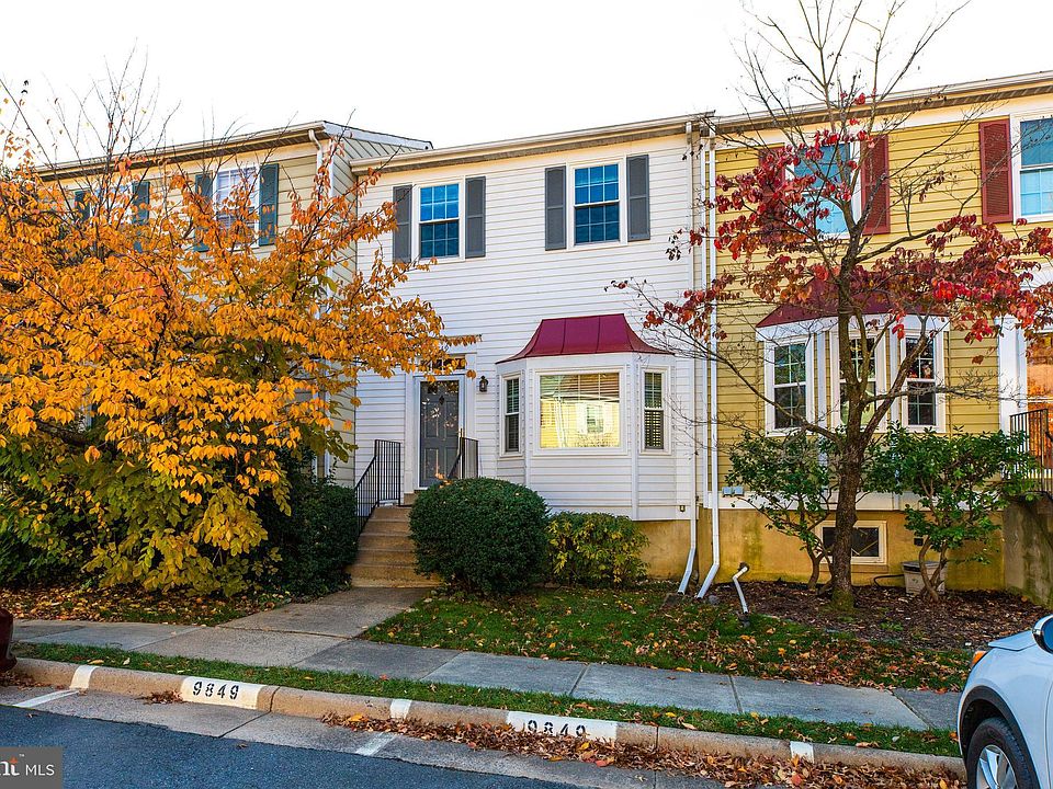 1st image of 9849 Oakdale Woods Ct