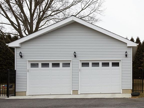 4 Car Detached Garage