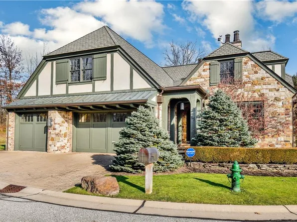 55 Lancaster Ct, Moreland Hills, OH 44022