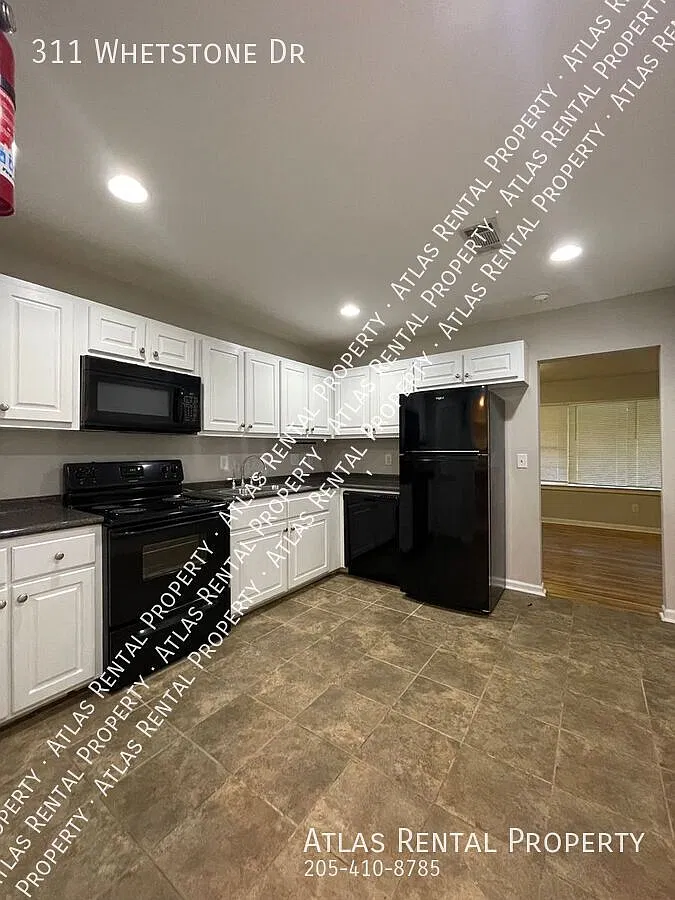 New Listing! 311 Whetstone Dr Montgomery, AL 36109-3525 — Photo 4