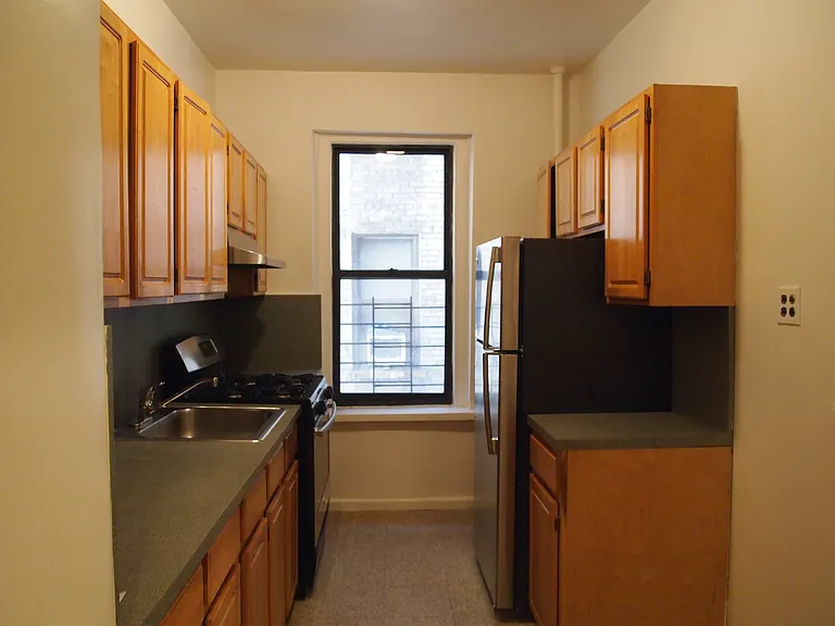 83-02 Cornish Ave #1L — Photo 1