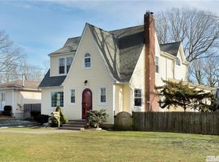 1311 Potter Blvd, Bay Shore, NY 11706
