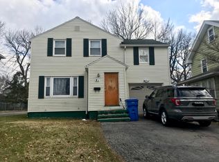 81 Shelbourne Rd, Rochester, NY 14620