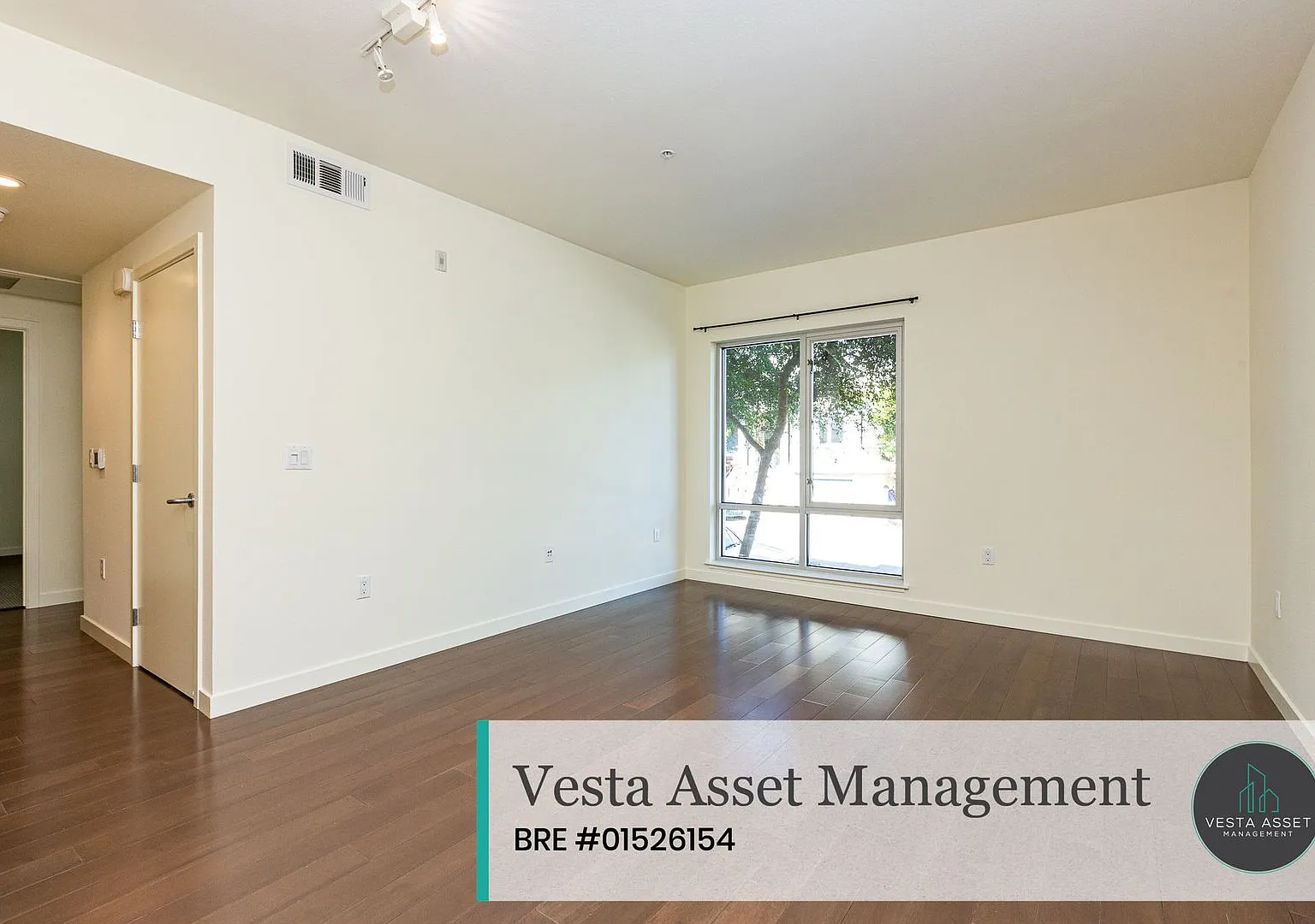 City Romance Meets Modern Luxury at 2655 Bush Street — Photo 4