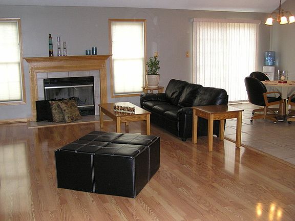 2nd image of 639 Lindsay St