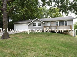 6120 Cernech Rd, Kansas City, KS 66104