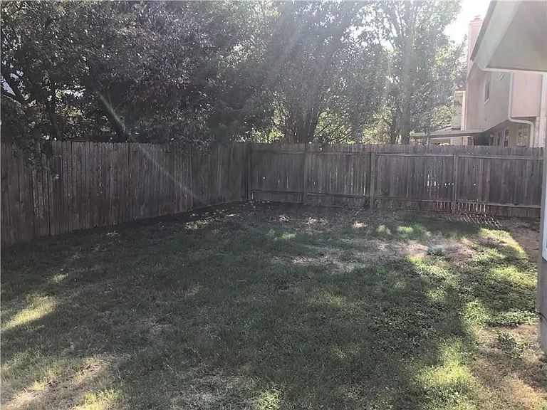 13200 Amasia Dr — Photo 28