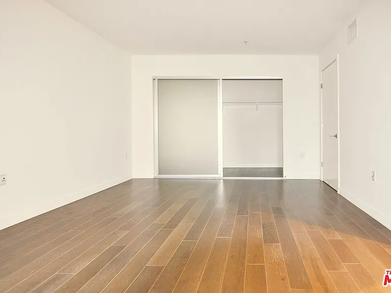 901 S Flower St #709 — Photo 14