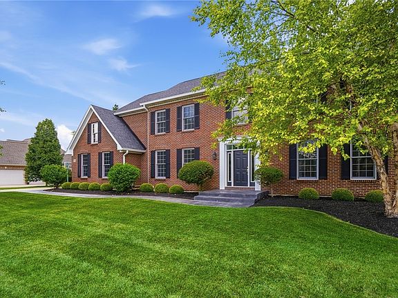 3rd image of 654 Beechwood Dr
