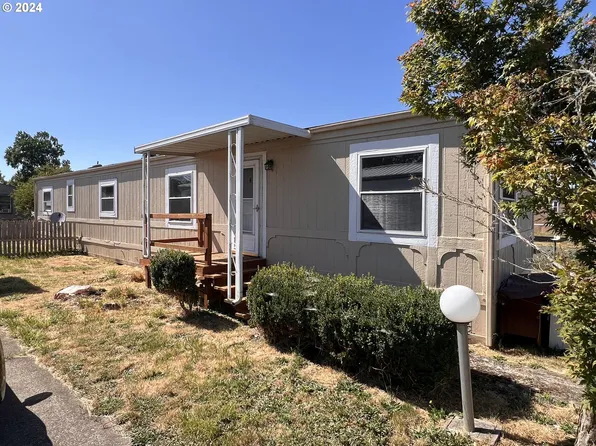 1025 S 6th St Space 77, Harrisburg, OR 97446